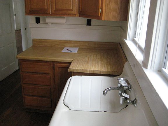 5th image of 203 Maryland Ave APT 4