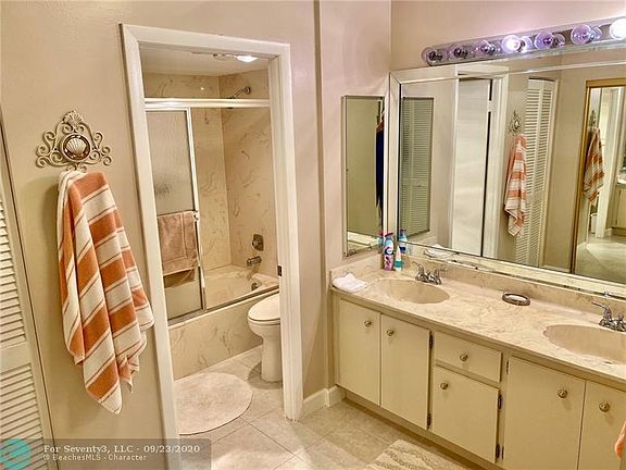 5th image of 2810 N 46th Ave APT F560