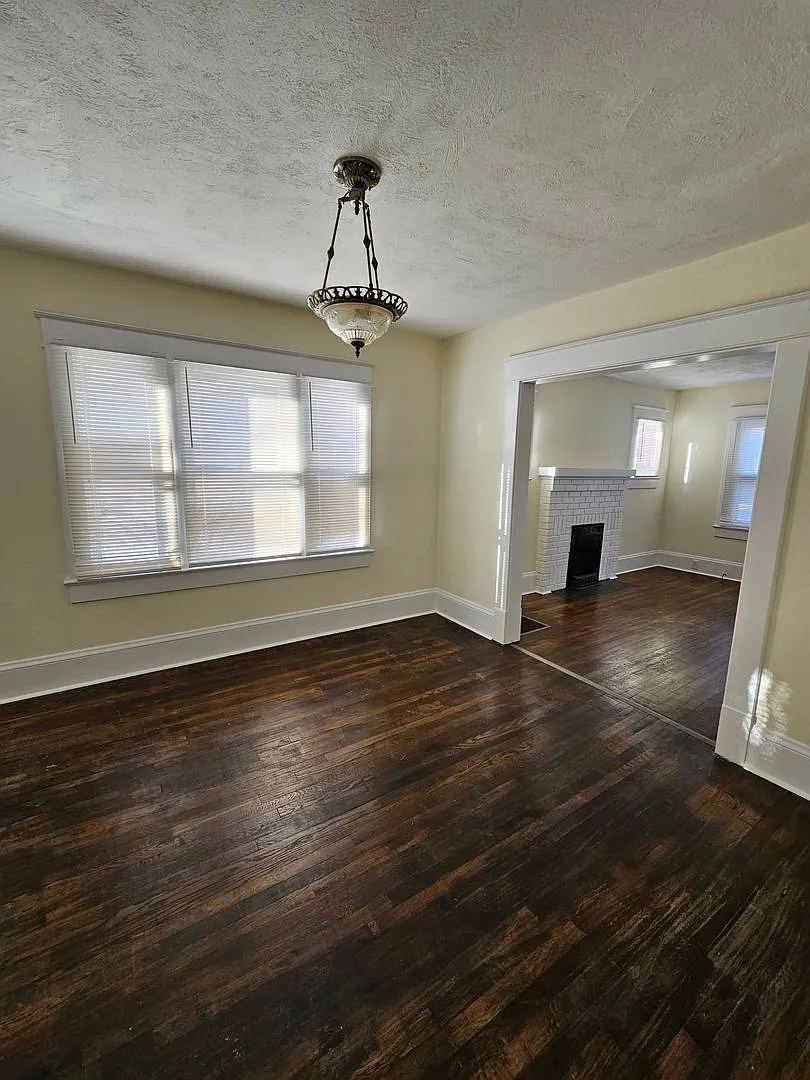 2 BR near Uptowne High Point — Photo 3