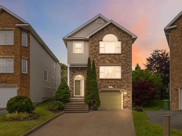 36 Roxham Close, Halifax, NS B3S 1G2