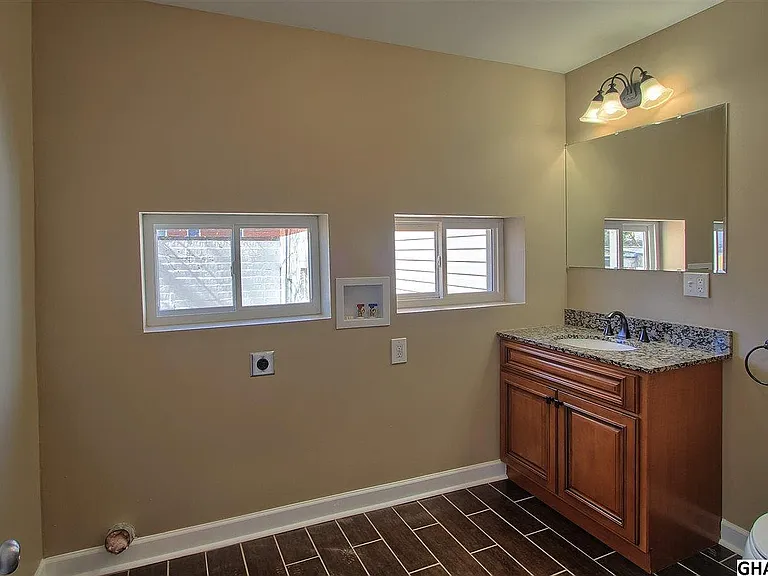 1414 Green St — Photo 6