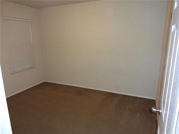 5th image of 126 Deanna Ln
