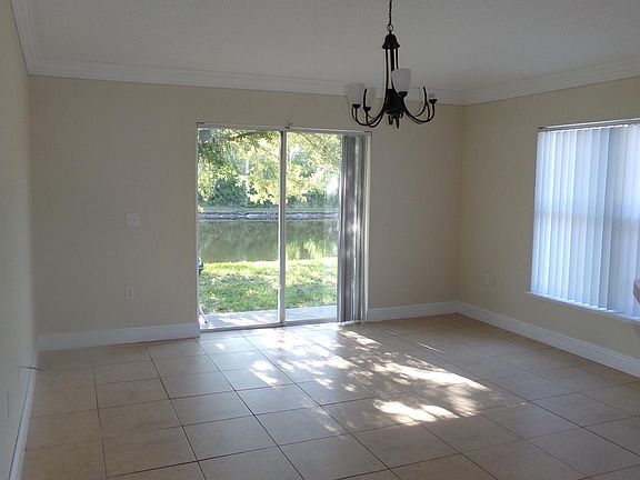 3rd image of 2929 Elbib Dr