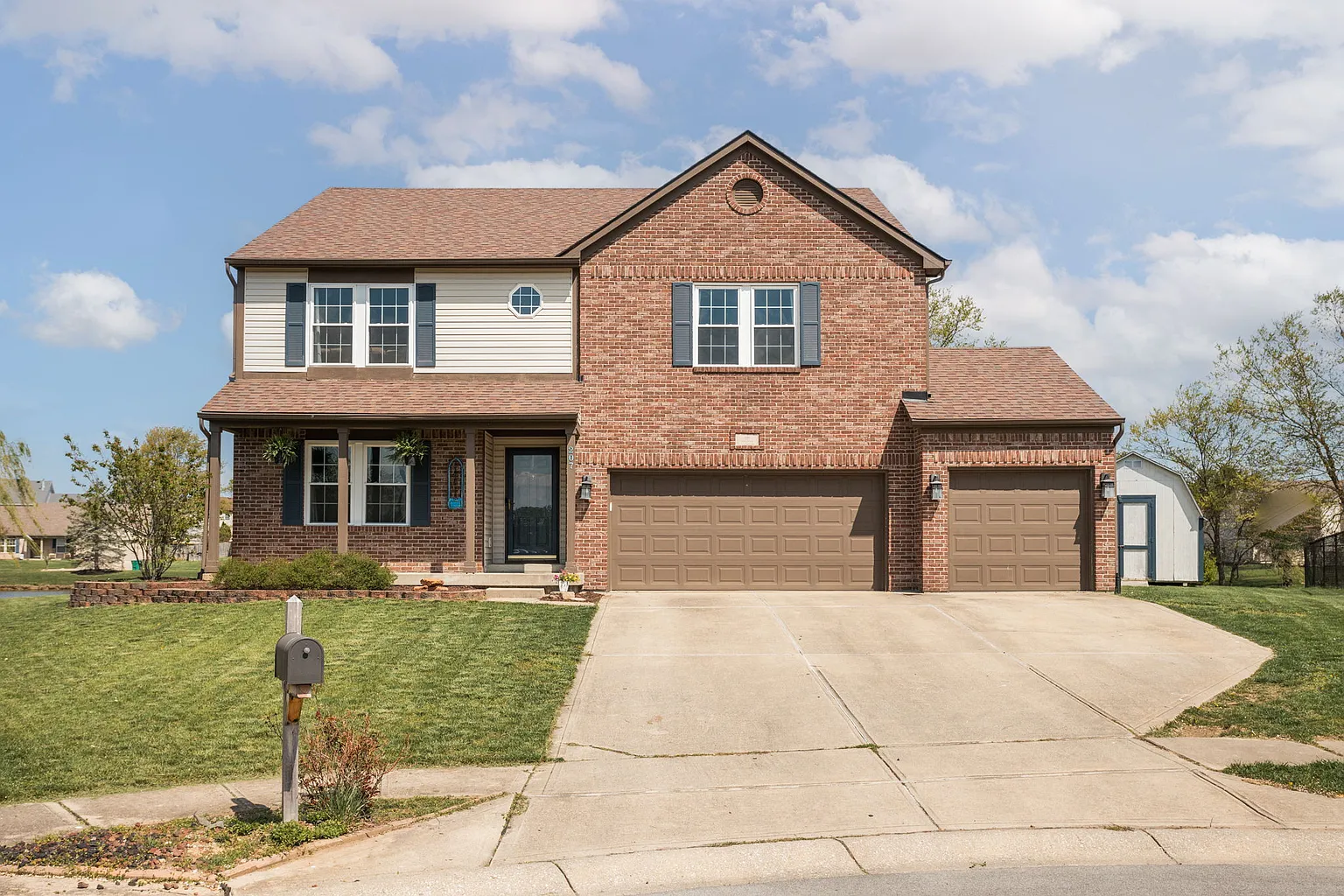 207 Waterview Dr photo 1