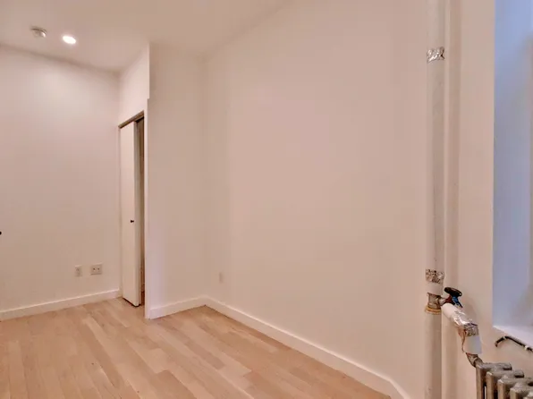 112 East 7th Street image 8 of 11