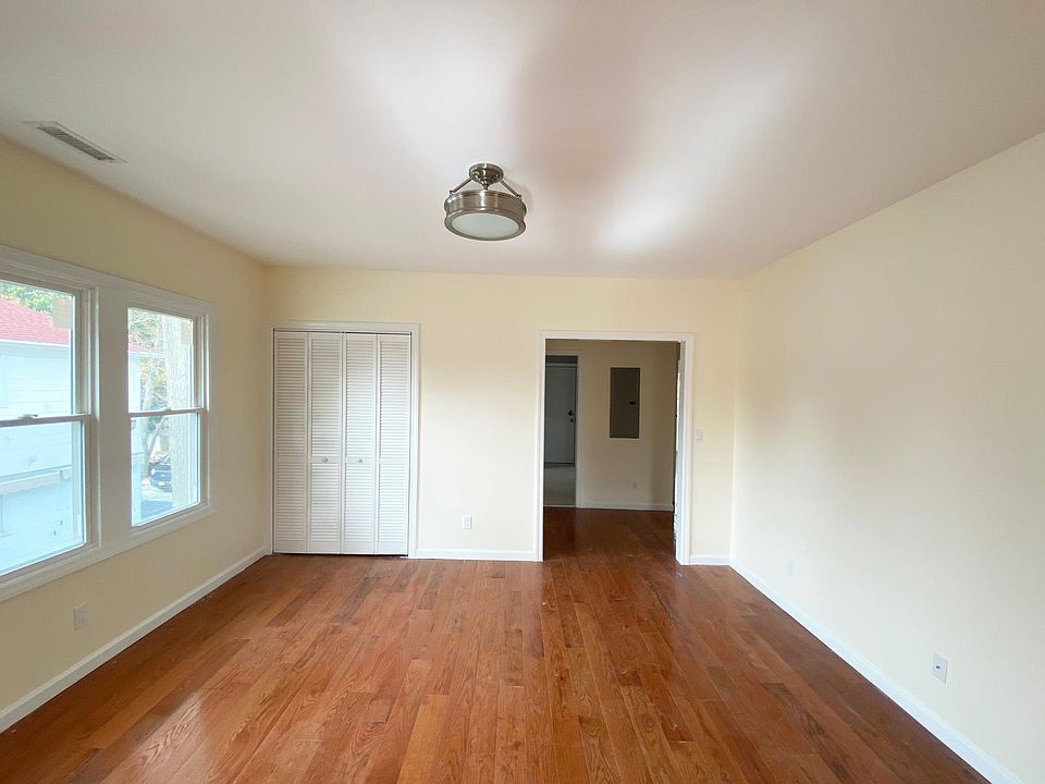 1st image of 58 Riverdale Ave Floor 2