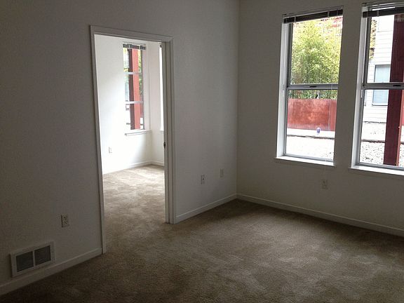 4th image of 1045 Mission St APT 364