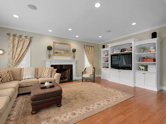 4th image of 741 S Waiola Ave