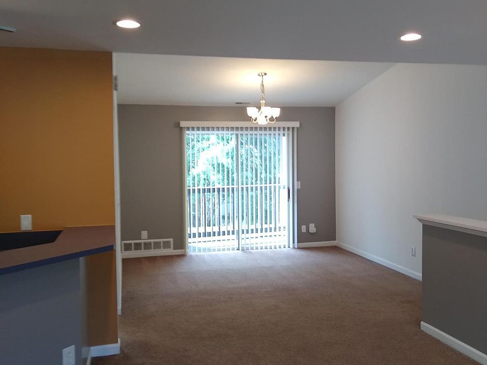 1st image of 23 Rosebud Ln