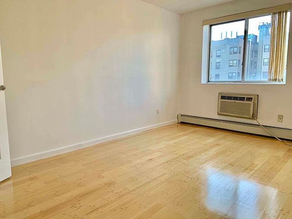 4th image of 140-14 Cherry Ave #5A