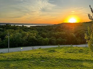 8225 Dead End Rd, Manhattan, KS 66502