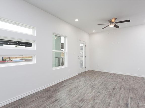 2nd image of 815 N 15th Pl #A-1