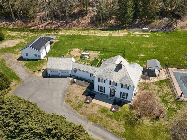 238 N Main St, Sunderland, MA 01375