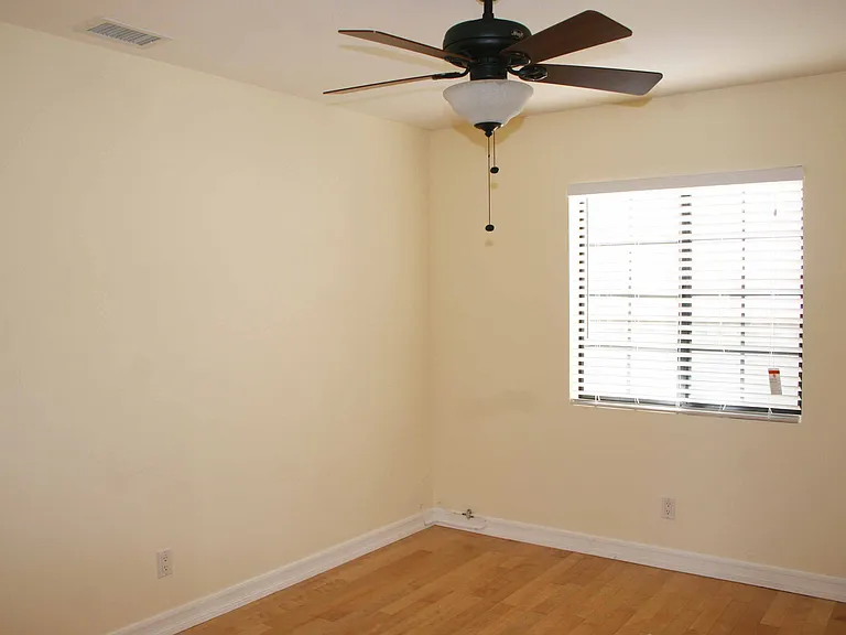 6037 Comey Ave #6037 — Photo 16
