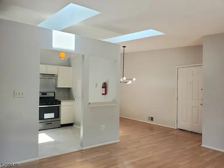 133 Rachel Ct — Photo 3