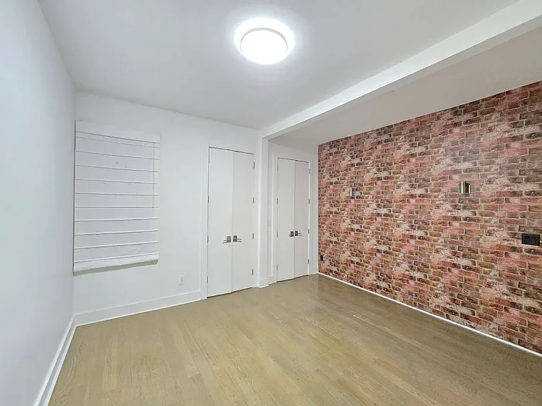 1811 Voorhies Ave #1 — Photo 25