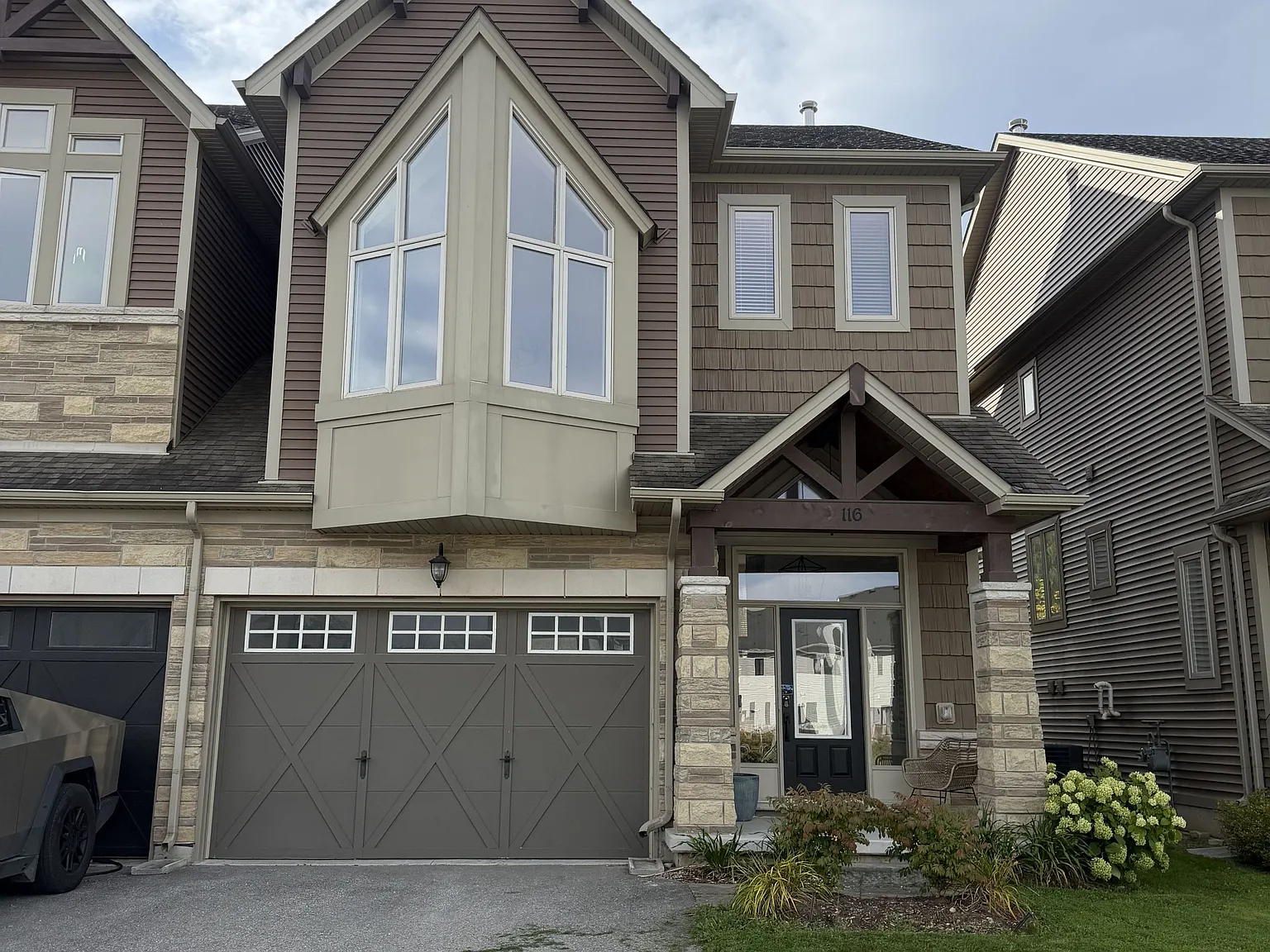 4 bed, $7,500 — Photo 1