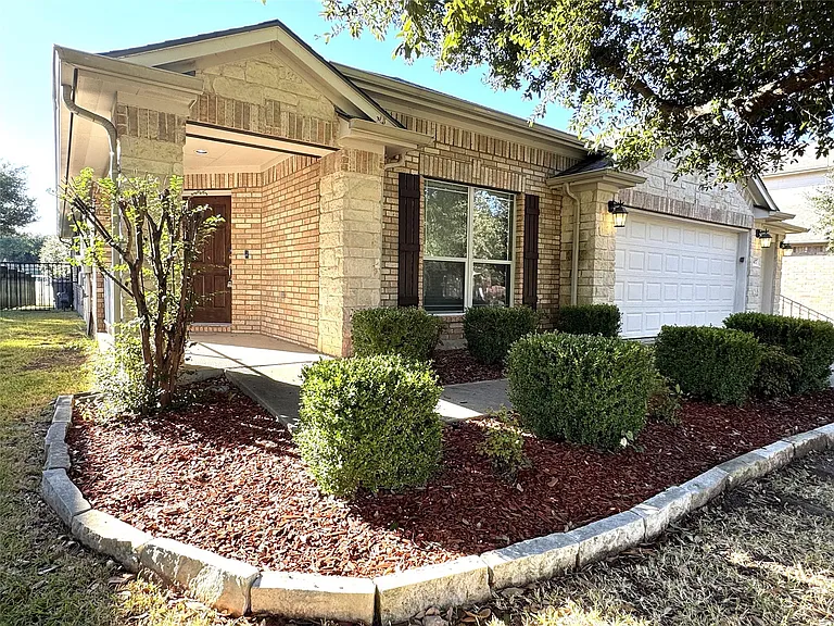 807 Centerbrook Pl — Photo 3