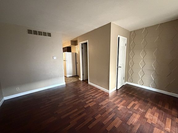 4th image of 314 Riley Dr