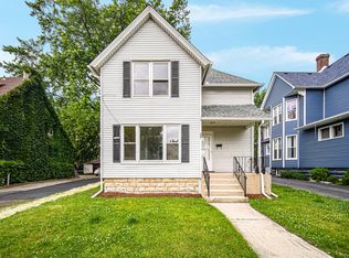 207 Iowa Ave, Joliet, IL 60433