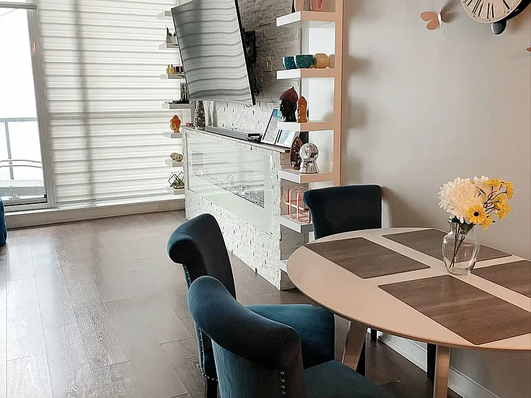 51 E Liberty St #414 — Photo 5