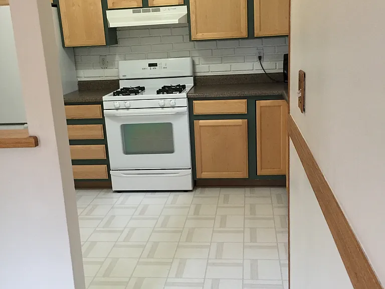 3236 Camelot Dr — Photo 21