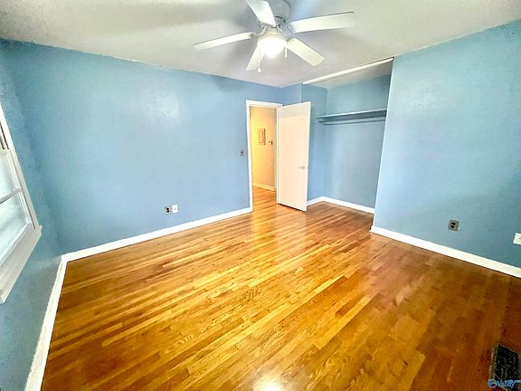 5th image of 405 Ewing St NW