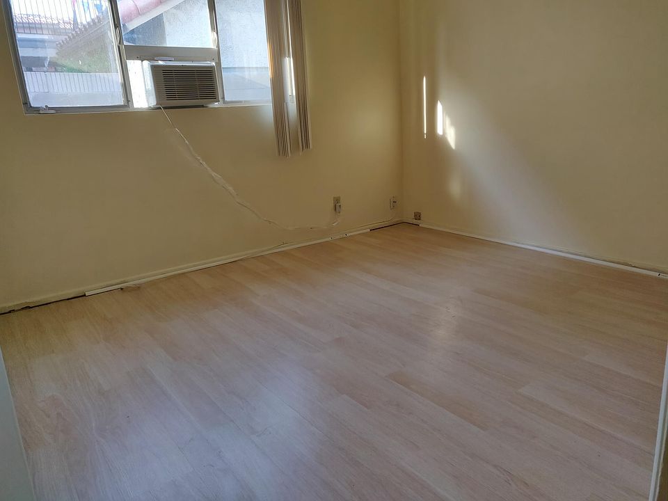 2nd image of 117 Gladys Ave APT B