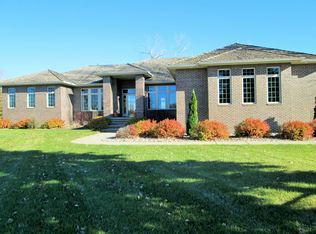 405 Hiddenwood Hollow, Jefferson, SD 57038
