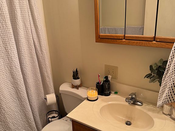5th image of 317 E Beaver Ave #0