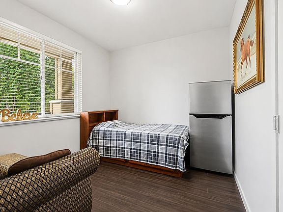 5th image of 13886 62nd Ave #12