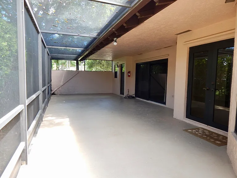 22864 Marbella Cir — Photo 34