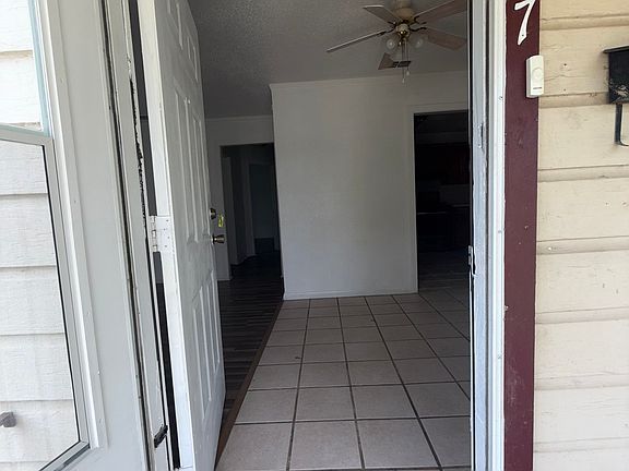 3rd image of 817 Houston St