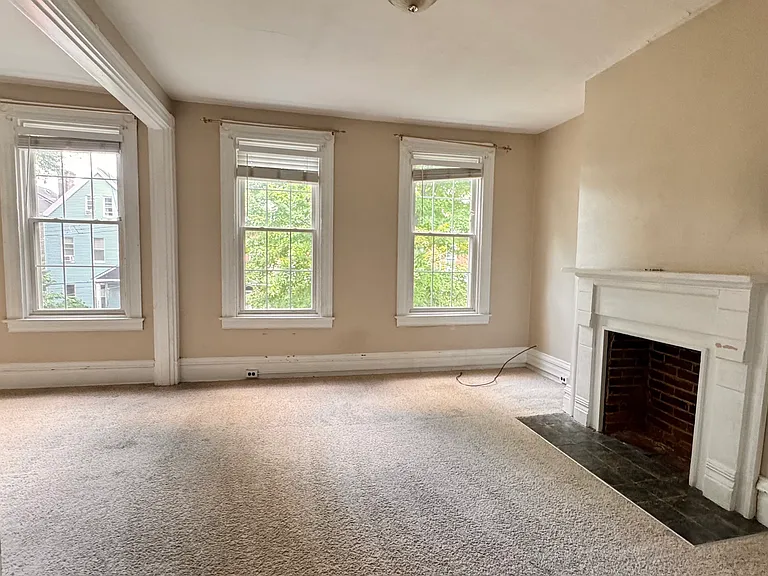 223 Lehigh Ave — Photo 23