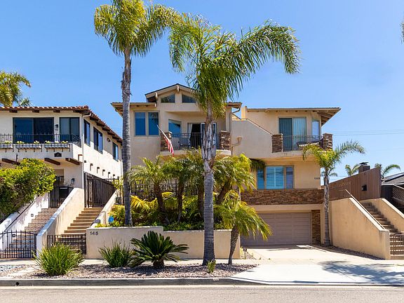 Located at 145 3rd Street, you will love being able to walk and get your morning coffee, spending the day surfing or boogie boarding and then head to dinner in vibrant downtown Encinitas.