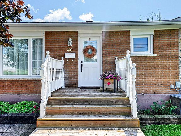 5th image of 40 McKenzie St W