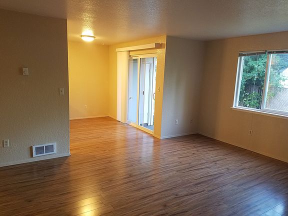 3rd image of 1212 East St SE APT 1