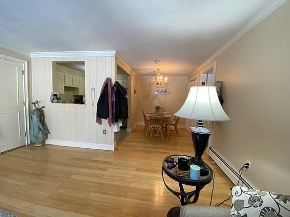5th image of 6 Williamsburg Ct Unit 23