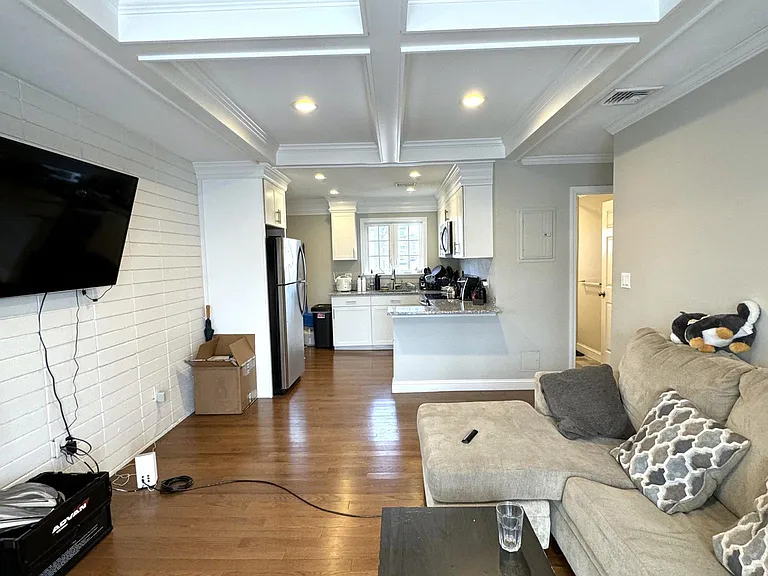 132 Greene St #4 — Photo 2