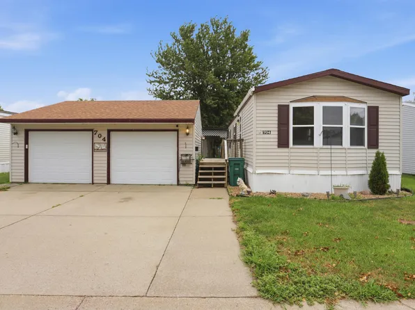 704 N Redbird Pl, Sioux Falls, SD 57107