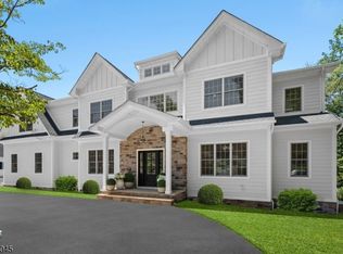 11 Penwood Rd, Livingston, NJ 07039