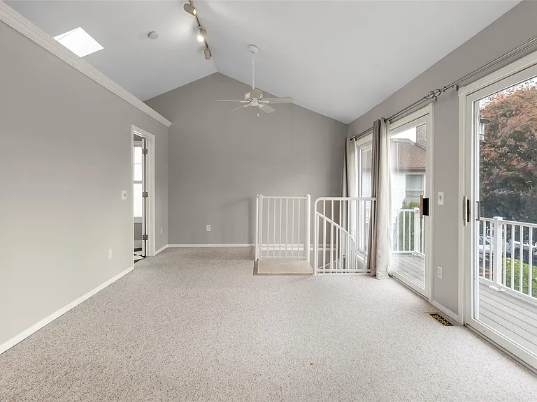 33316 Jefferson Ave — Photo 28