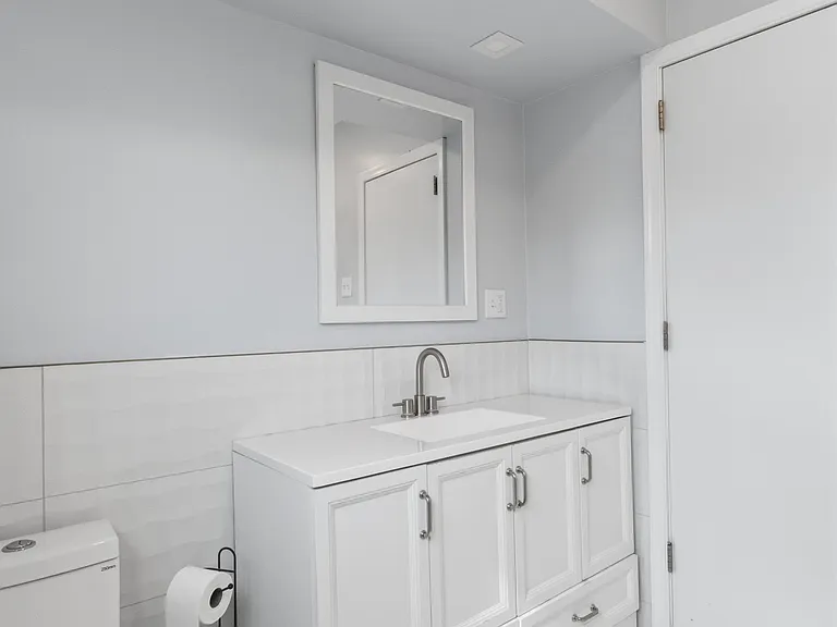 2340 S Hutchinson St — Photo 21
