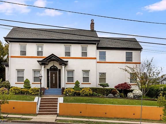 2nd image of 200 Washington Ave