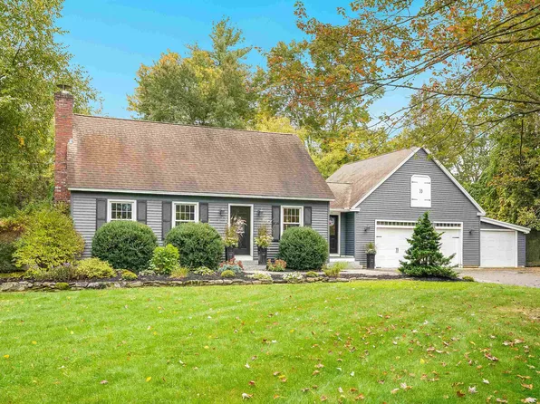 17 Winter Circle, Litchfield, NH 03052