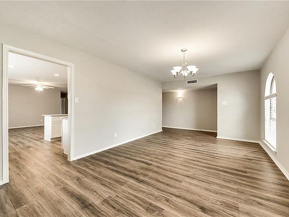5th image of 8718 Willowbrook Dr