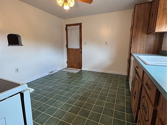 2nd image of 1009 Alexander Ave