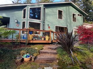 1395 Glenwood Dr, Brookings, OR