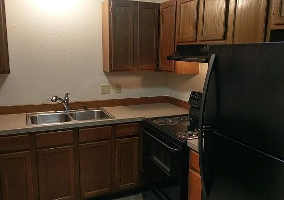5th image of 608 N 30th St