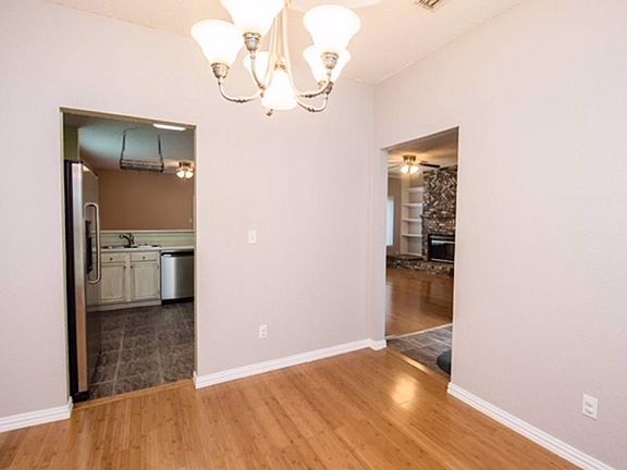 4th image of 5209 Wood Creek Ln
